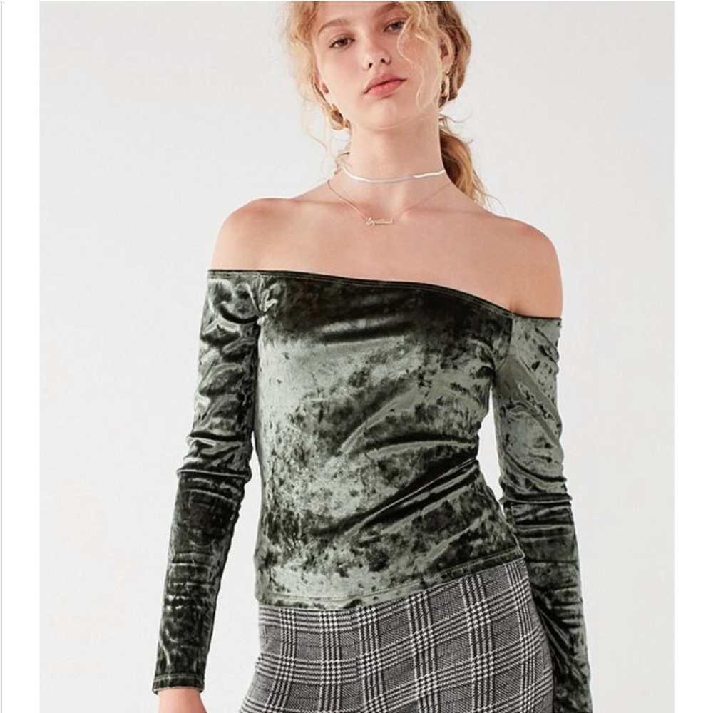 Velvet Off-Shoulder Top in Green